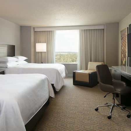 Sheraton Overland Park Hotel At The Convention Center Экстерьер фото