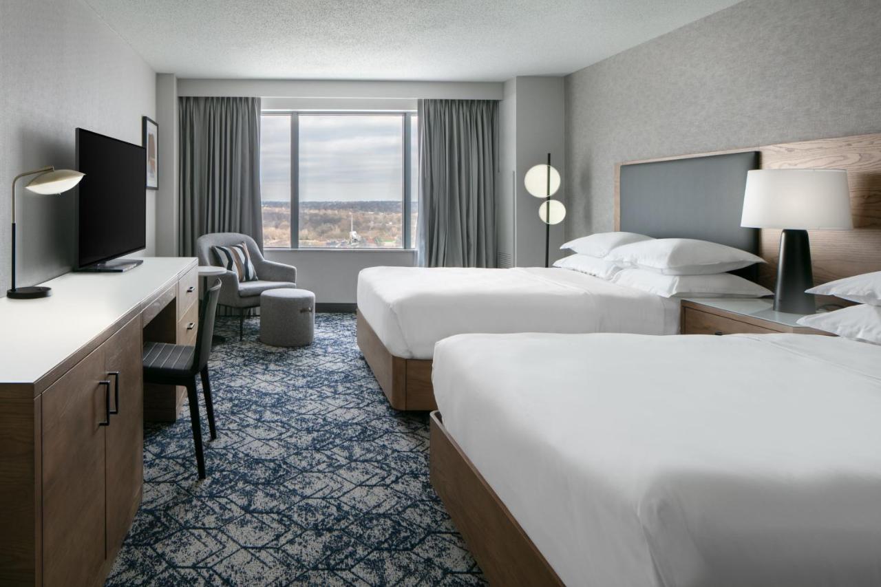Sheraton Overland Park Hotel At The Convention Center Экстерьер фото