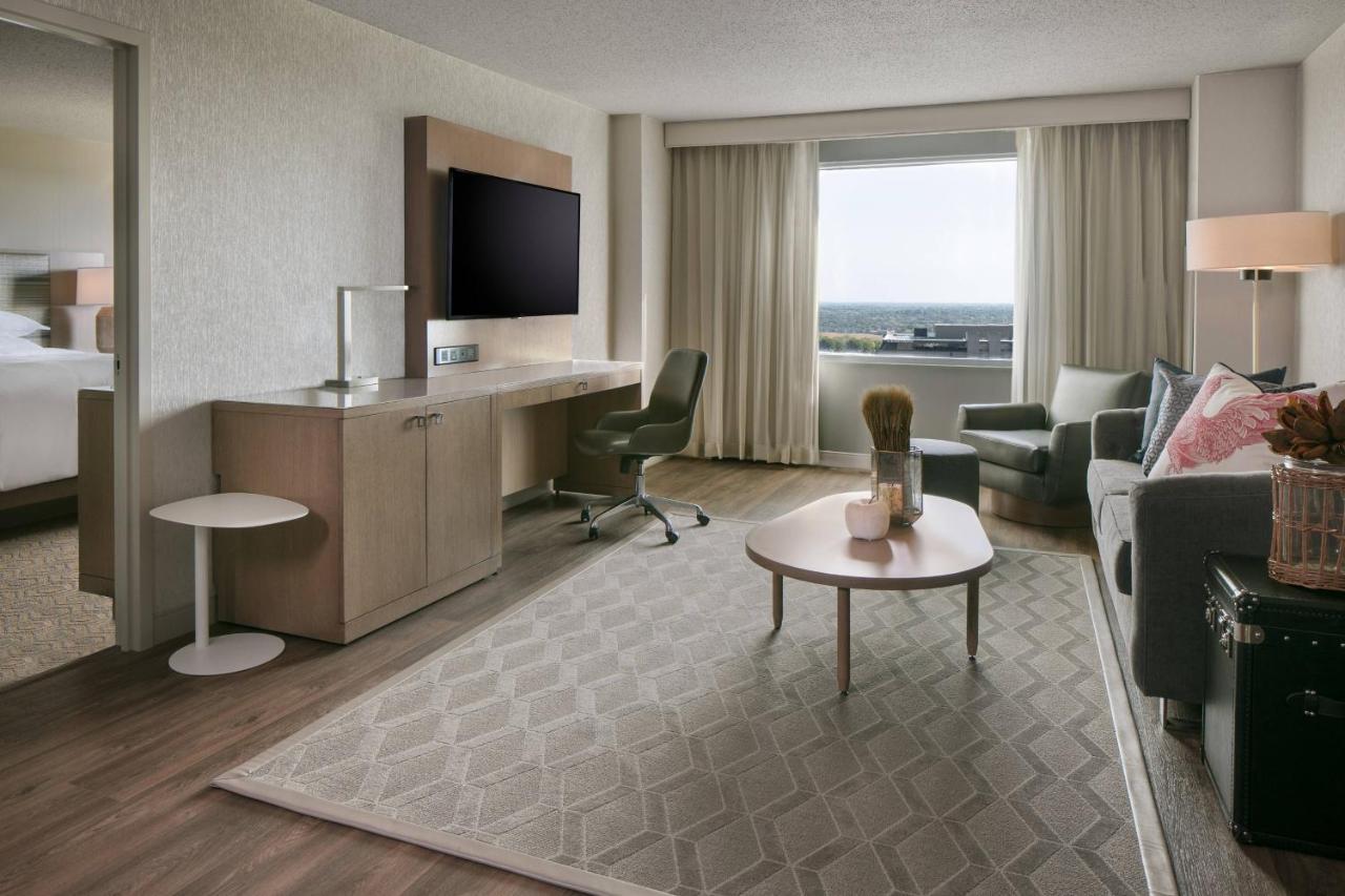Sheraton Overland Park Hotel At The Convention Center Экстерьер фото