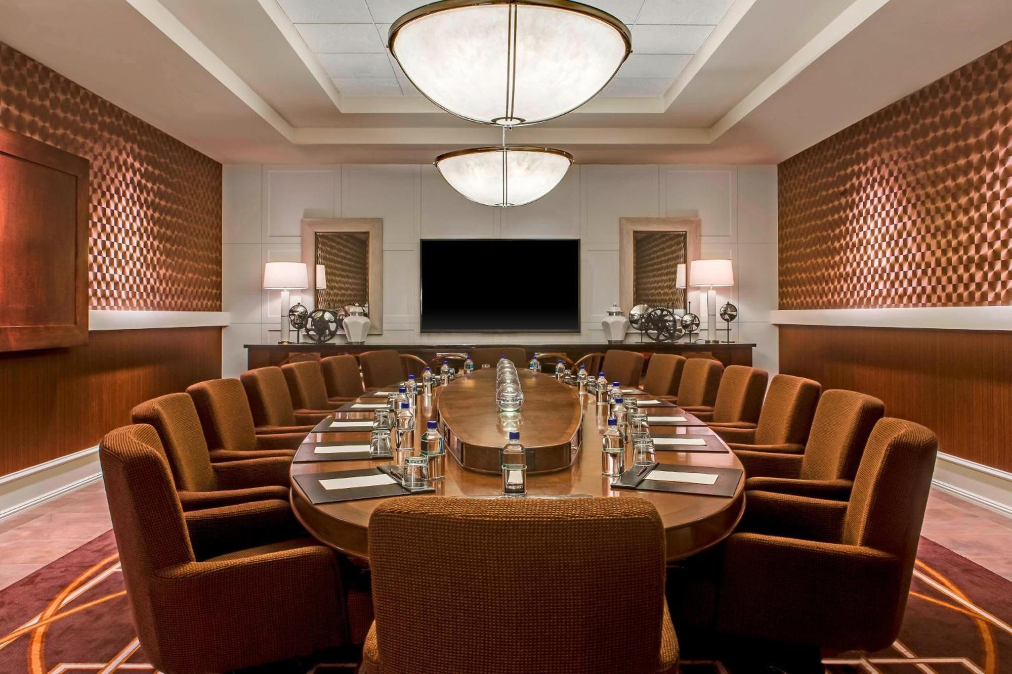 Sheraton Overland Park Hotel At The Convention Center Экстерьер фото
