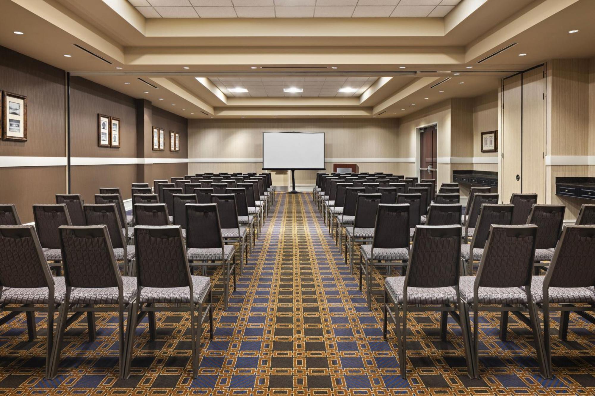 Sheraton Overland Park Hotel At The Convention Center Экстерьер фото