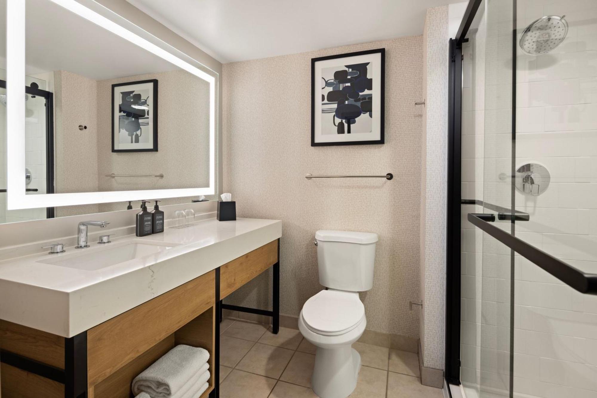 Sheraton Overland Park Hotel At The Convention Center Экстерьер фото