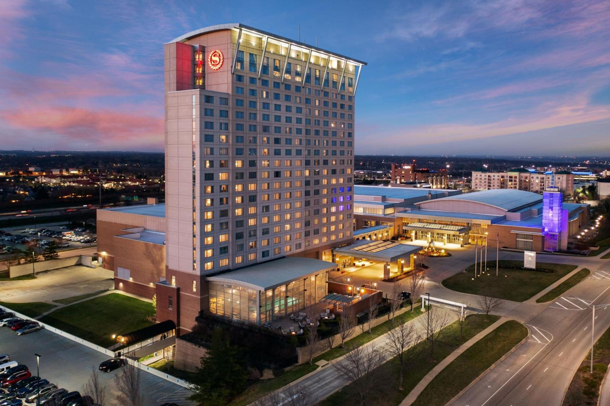 Sheraton Overland Park Hotel At The Convention Center Экстерьер фото