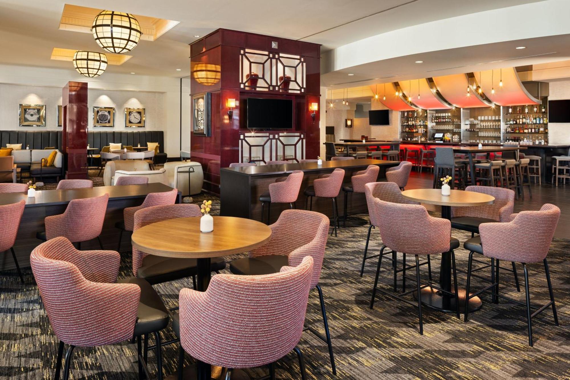 Sheraton Overland Park Hotel At The Convention Center Экстерьер фото