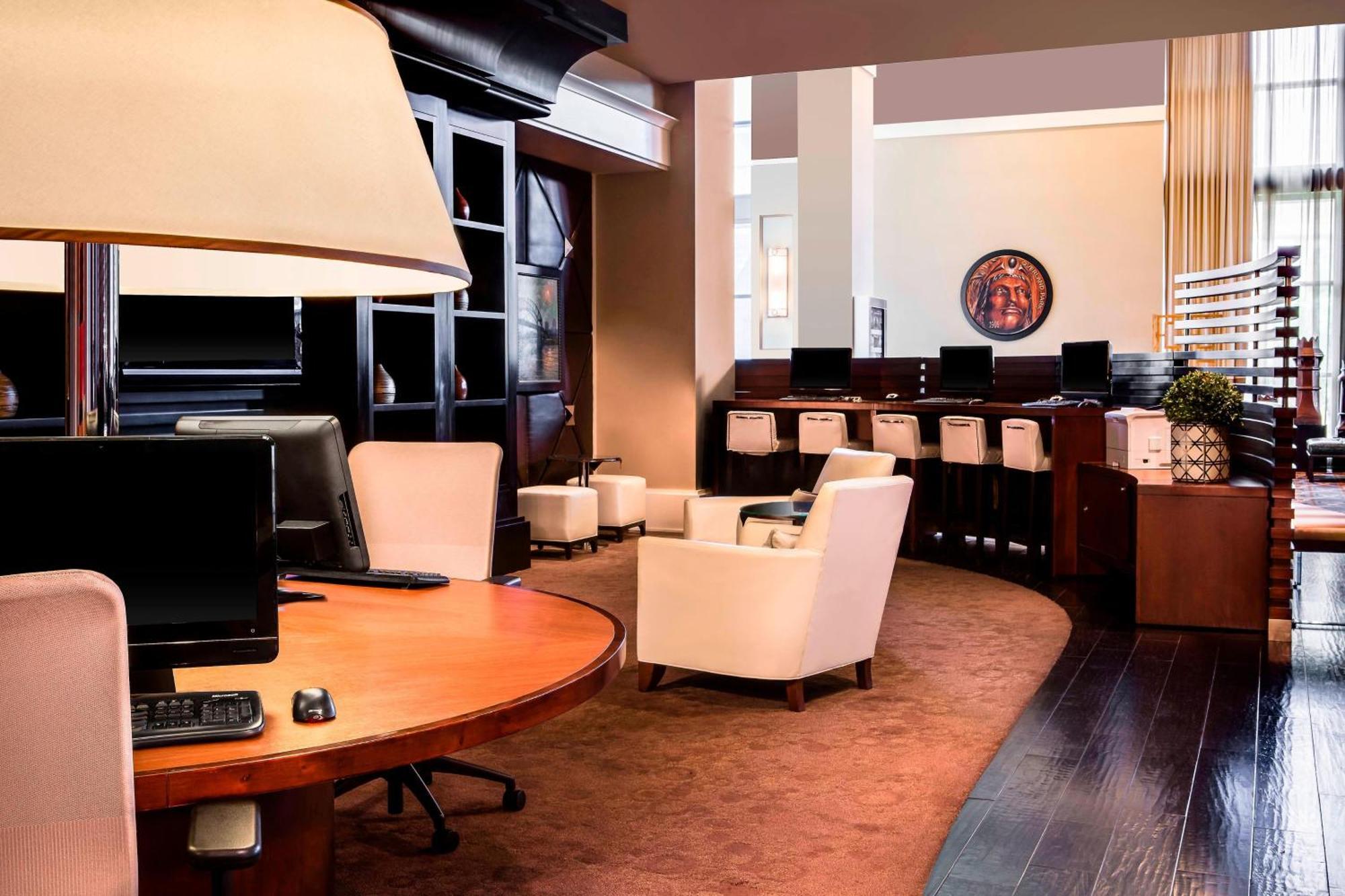 Sheraton Overland Park Hotel At The Convention Center Экстерьер фото
