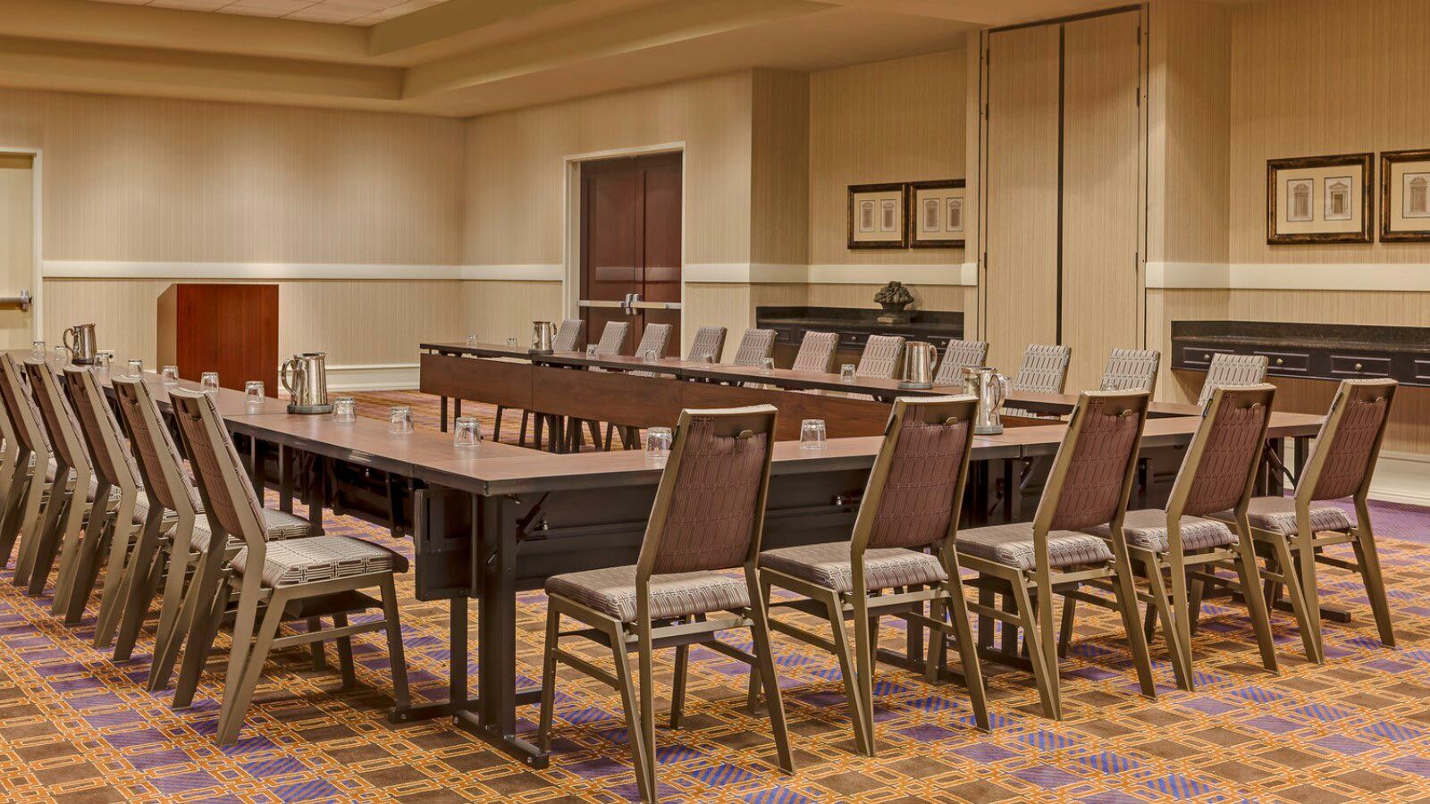 Sheraton Overland Park Hotel At The Convention Center Экстерьер фото