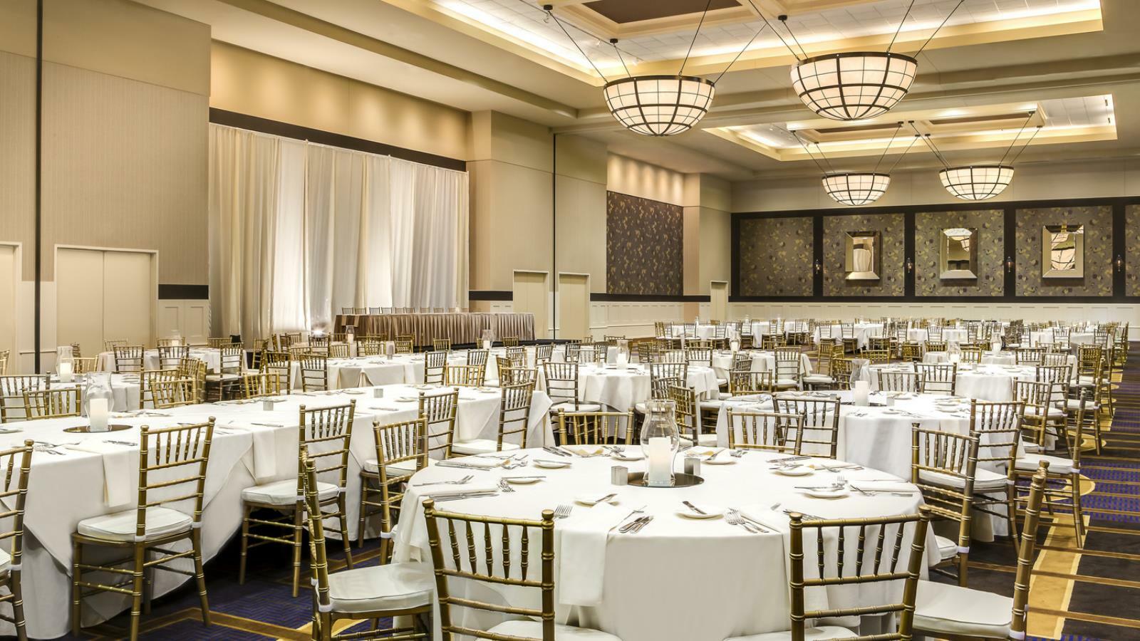 Sheraton Overland Park Hotel At The Convention Center Экстерьер фото