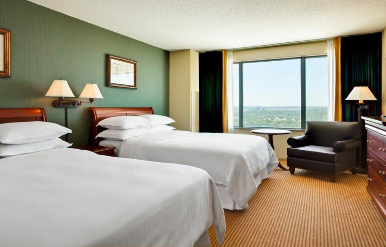 Sheraton Overland Park Hotel At The Convention Center Экстерьер фото